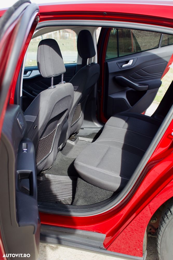 Ford Focus 1.0 EcoBoost ST-Line - 13