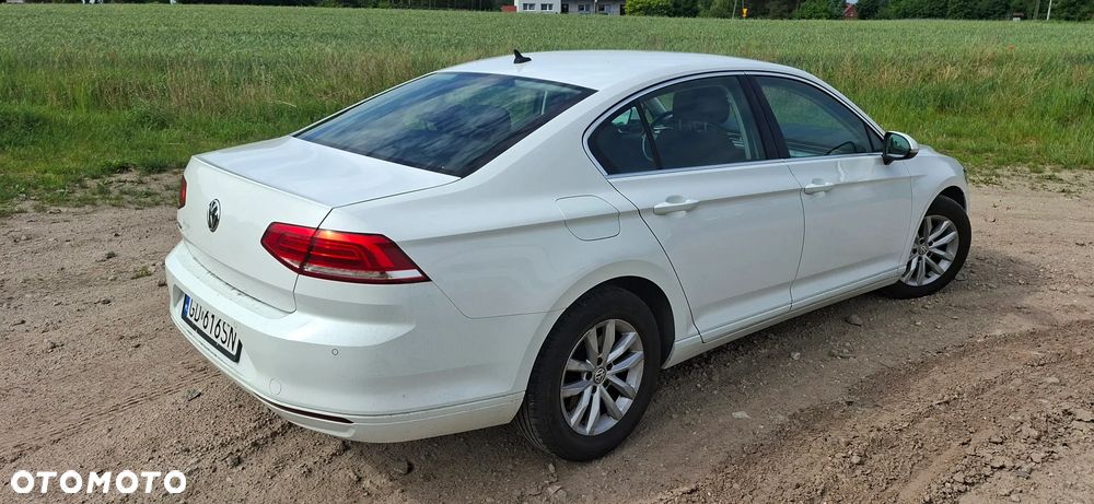 Volkswagen Passat 2.0 TDI SCR Comfortline - 4