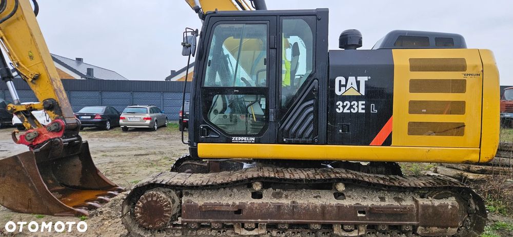 Caterpillar 323E - 1