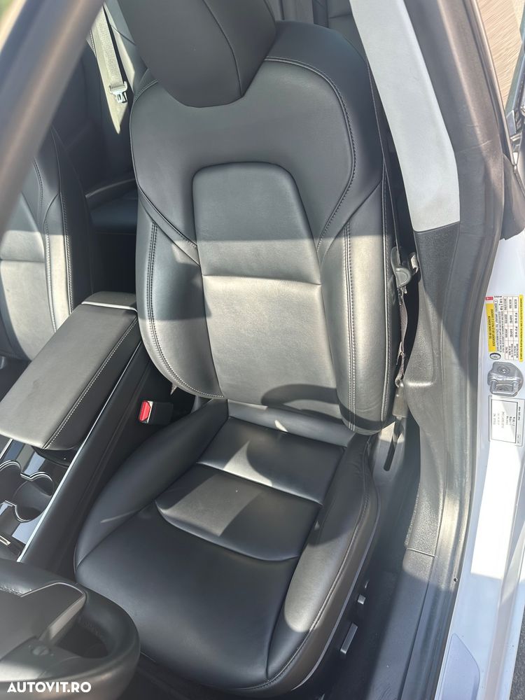 Tesla Model 3 - 14