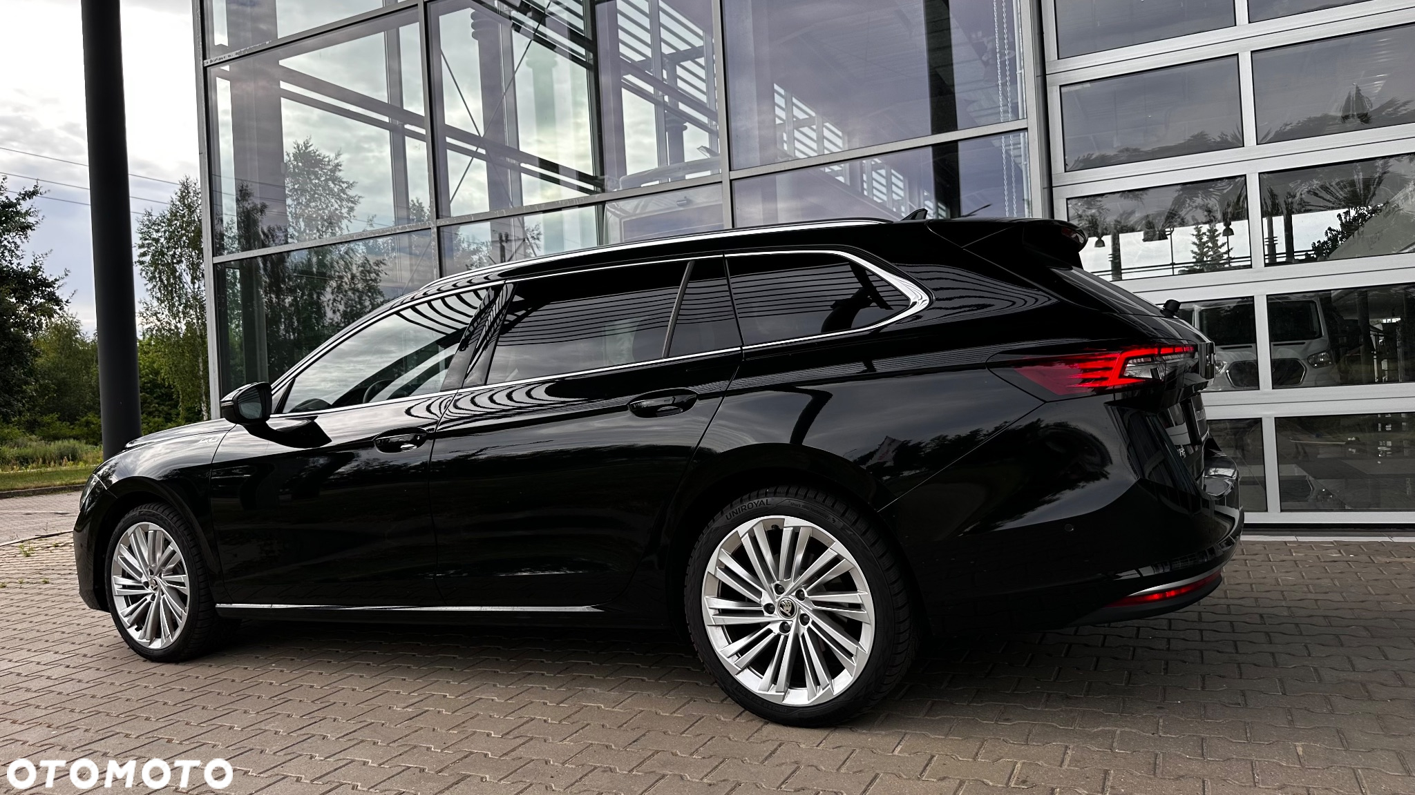 Skoda Superb 2.0 TDI SCR 4x4 L&K DSG - 8