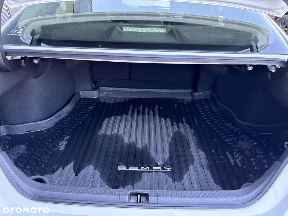 Toyota Camry 2.5 Hybrid Comfort CVT - 17