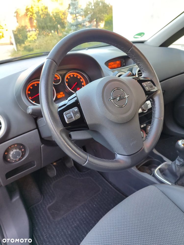 Opel Corsa 1.2 16V Cosmo - 21