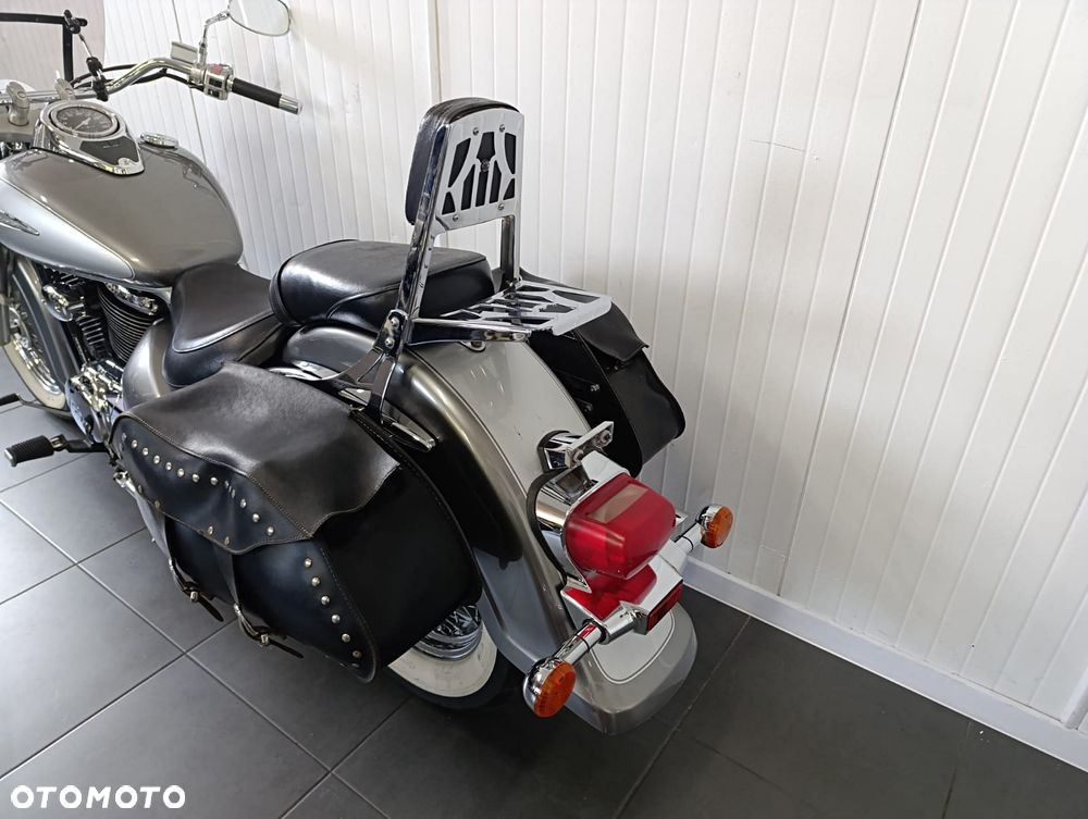 Suzuki VL 800 Volusia - 11