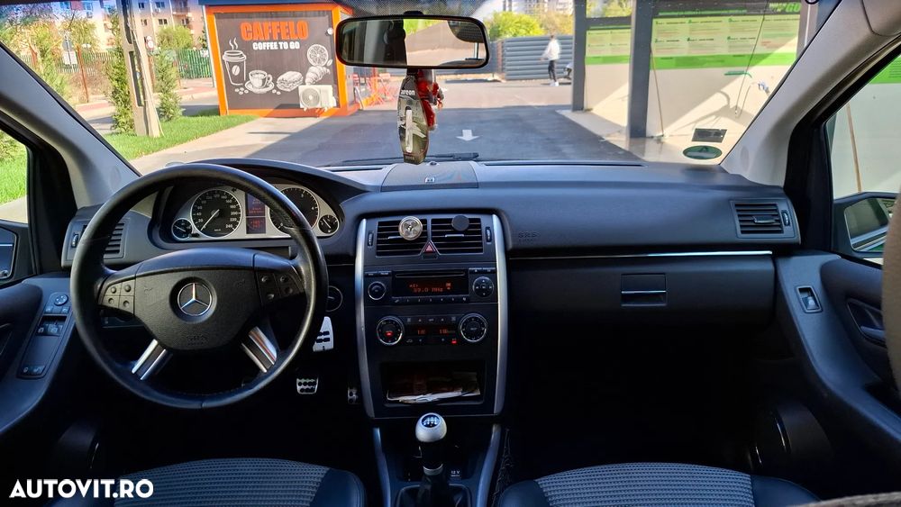 Mercedes-Benz B - 6