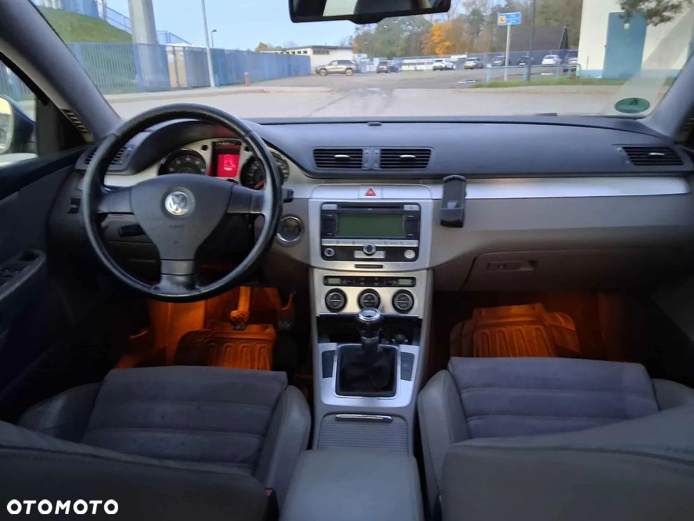 Volkswagen Passat - 9