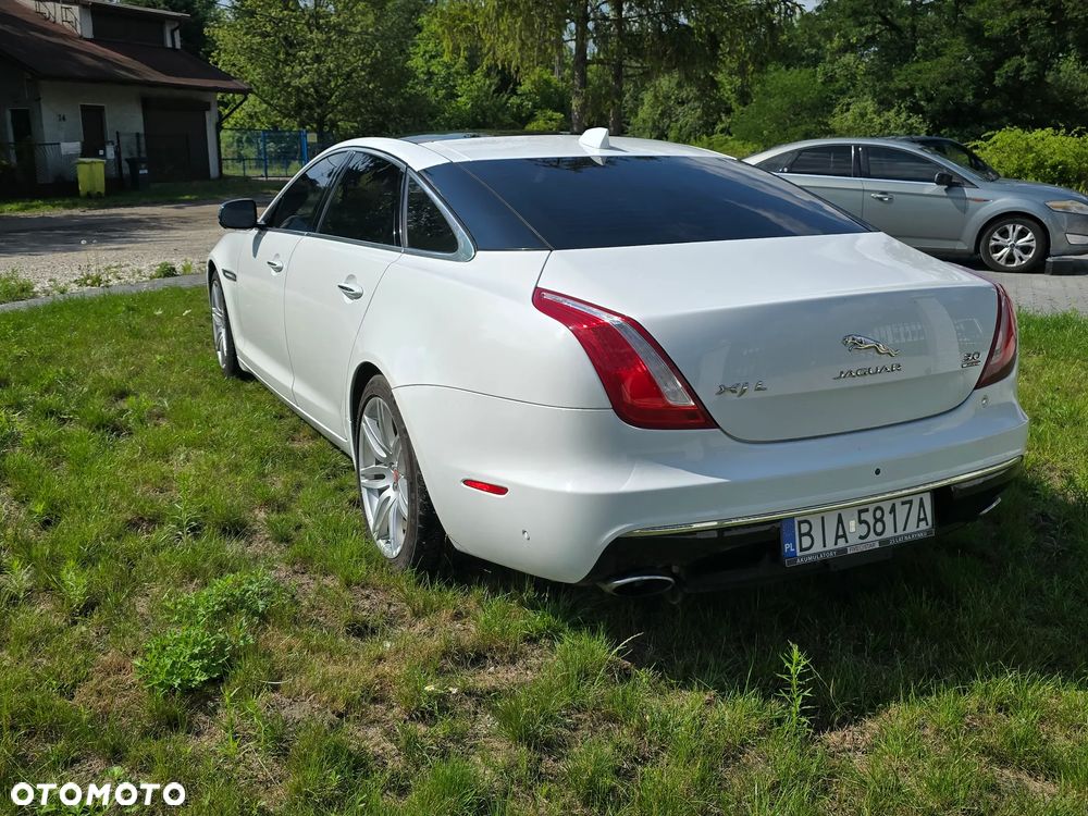 Jaguar XJ 3.0 T AWD LWB Portfolio - 4