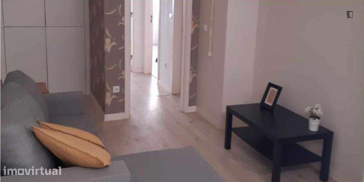 Quarto - localizado em Paranhos Porto - Grande imagem: 3/12