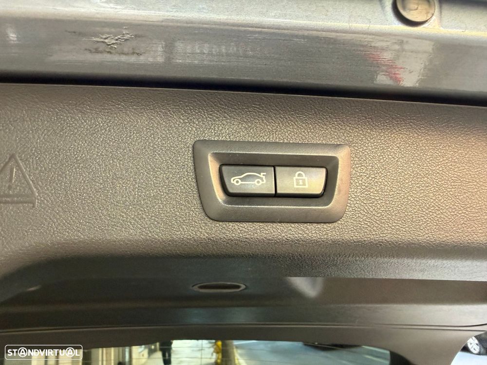 BMW 520 d Pack Desportivo M Auto - 25