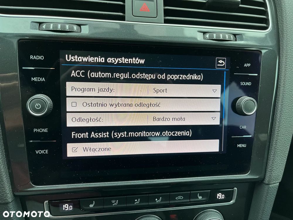 Volkswagen Golf 1.6 TDI BMT Comfortline - 27