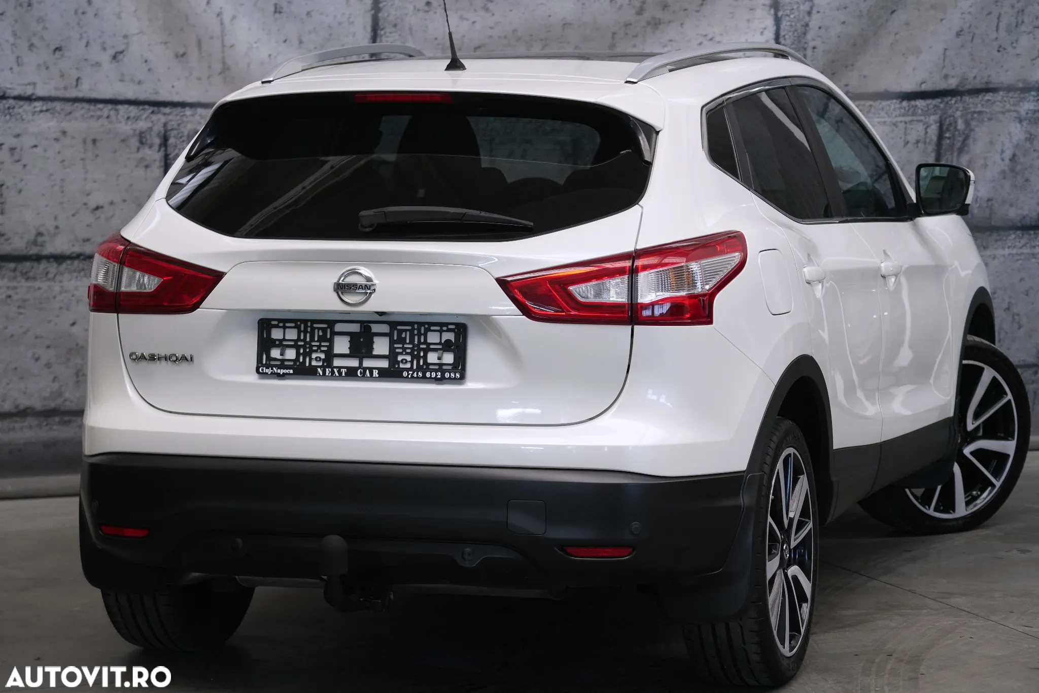 Nissan Qashqai 1.6 DCI Xtronic TEKNA+ - 4