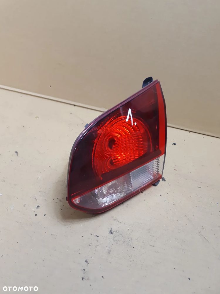 . LAMPA PRAWA W KLAPE VOLKSWAGEN GOLF 6 - 2