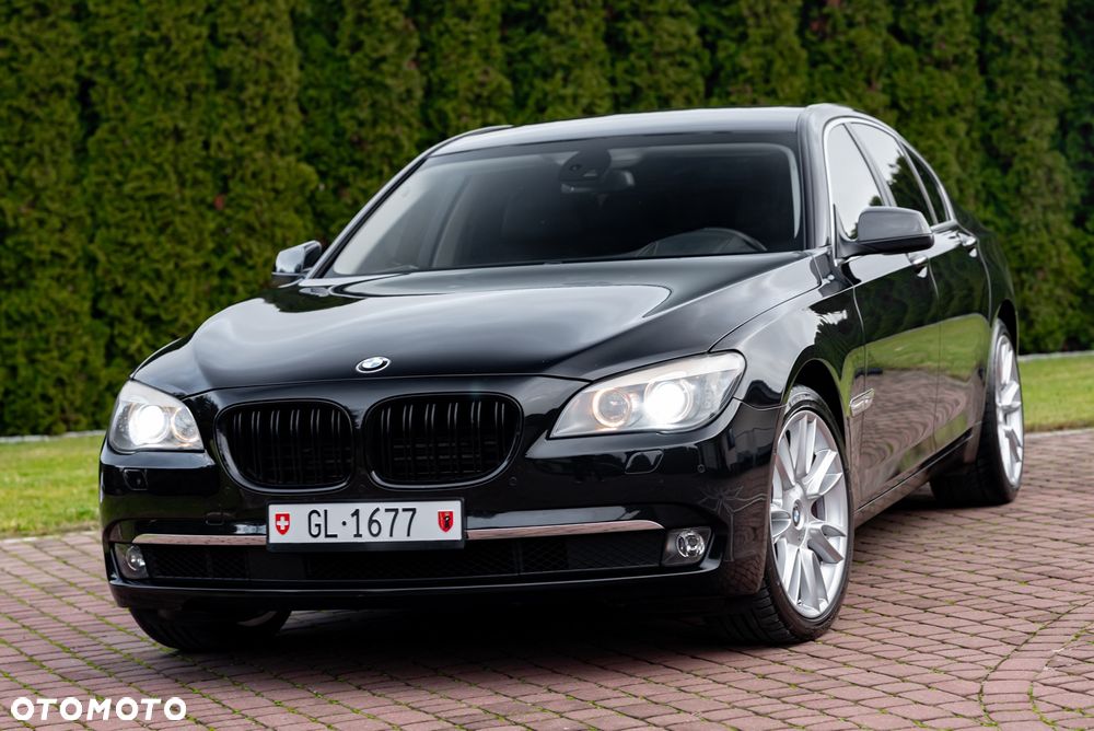 BMW Seria 7 750i xDrive - 1