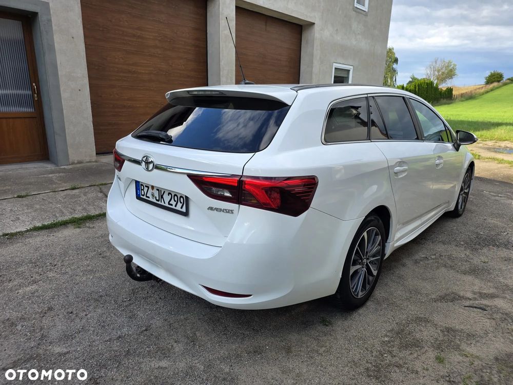 Toyota Avensis - 36