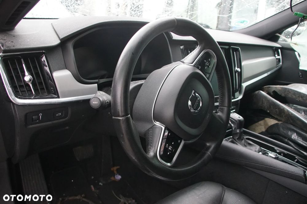 Auto na części Volvo s90 silnik 190 km 2.0 T5 D4204T14 OSMIUM GREY skrzynia TG-81SC siedzenia Sedili Comfort Pelle Moritz ANTRACITE (RA00) moduł sterownik deska konsola poduszka airbag poduszki licznik wyświetlacz moduł sterownik zwrotnica amortyzator lampa grill - 16
