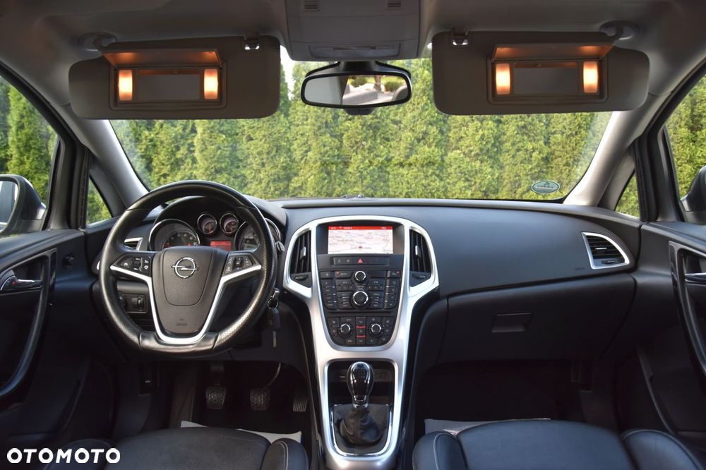 Opel Astra 1.4 Turbo Cosmo - 11
