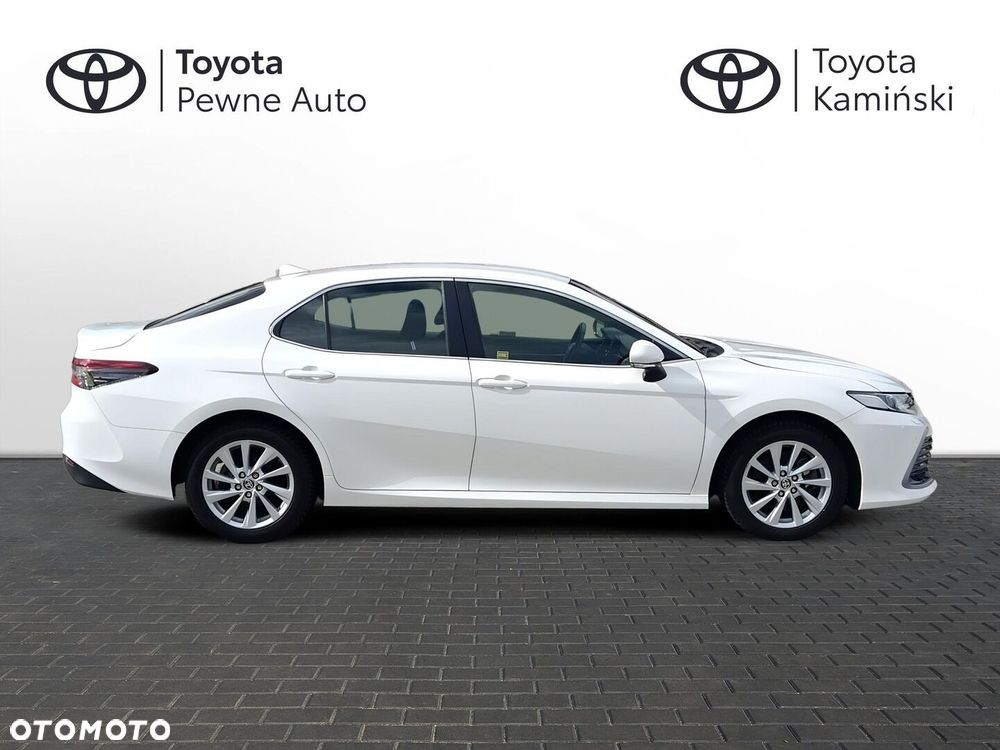 Toyota Camry 2.5 Hybrid Comfort CVT - 6
