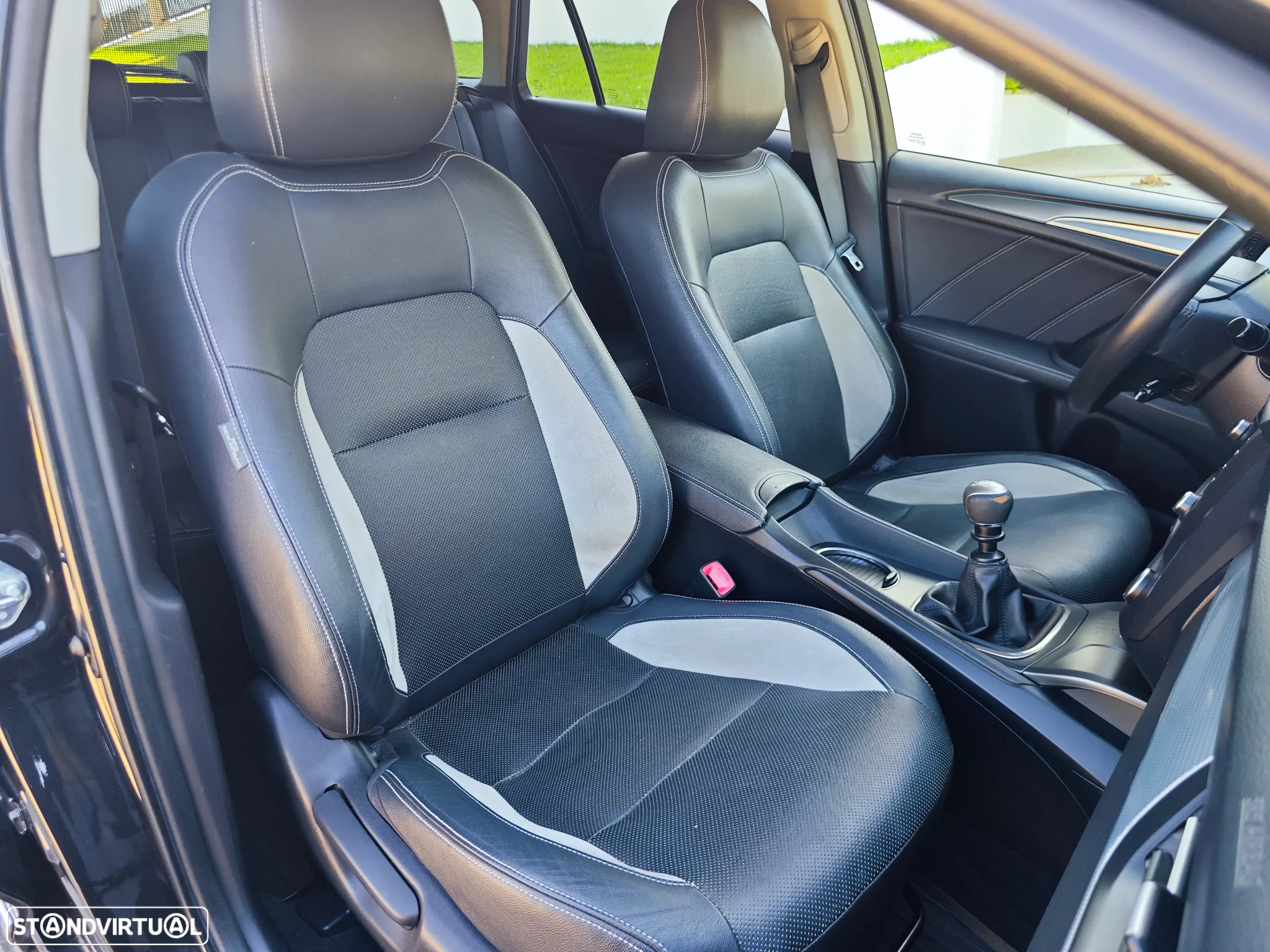 Toyota Avensis Touring Sports 2.0 D-4D Luxury+GPS - 11