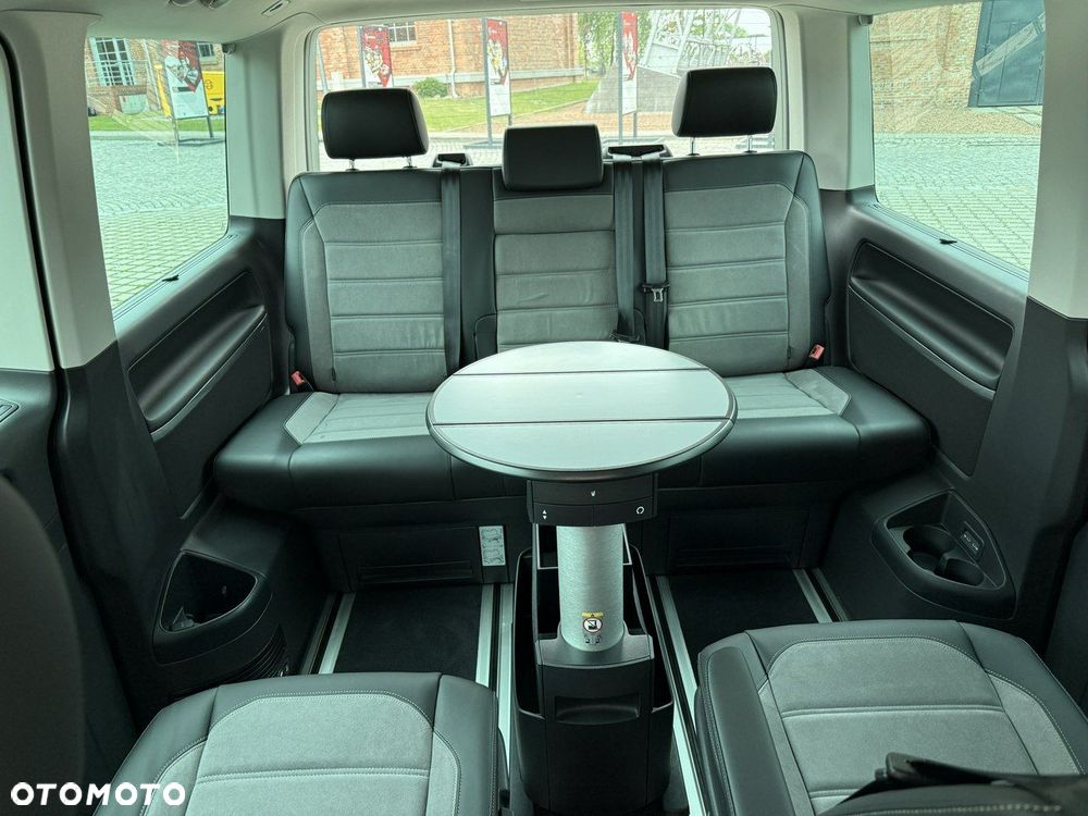 Volkswagen Multivan - 22