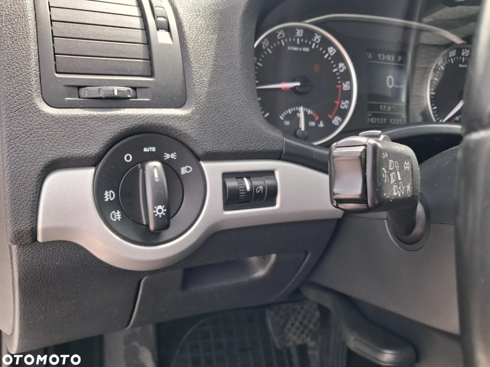 Skoda Octavia Combi 2.0 TDI DPF DSG Sport Edition - 10