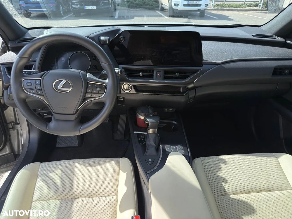 Lexus UX 250h E-FOUR Executive - 10