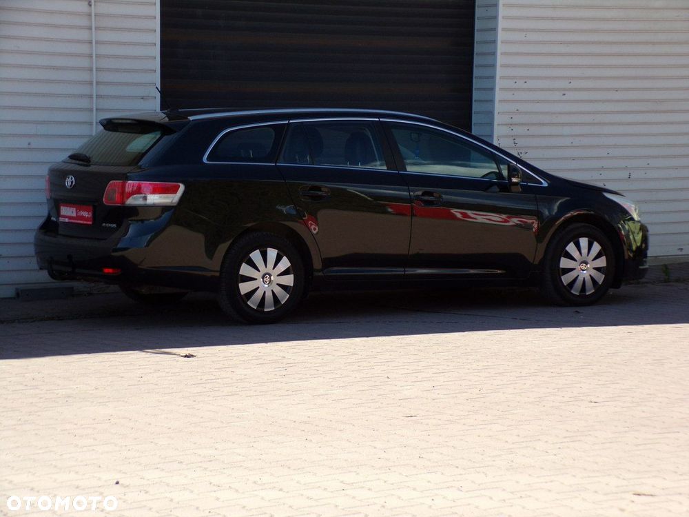 Toyota Avensis - 11