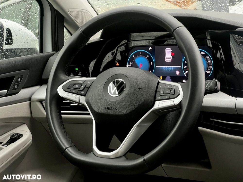 Volkswagen Golf - 10