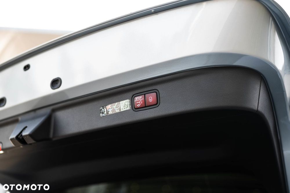 Mercedes-Benz EQE - 33