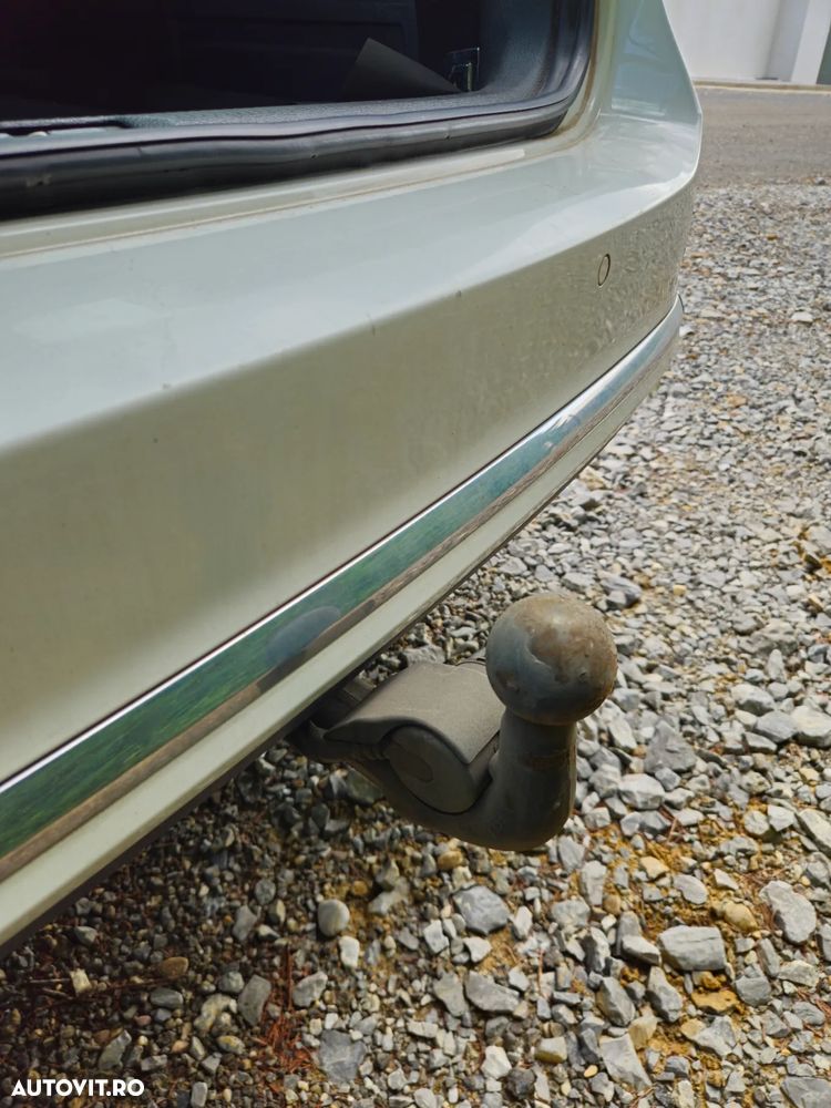 Volkswagen Passat Variant 2.0 TDI Blue TDI Highline - 19