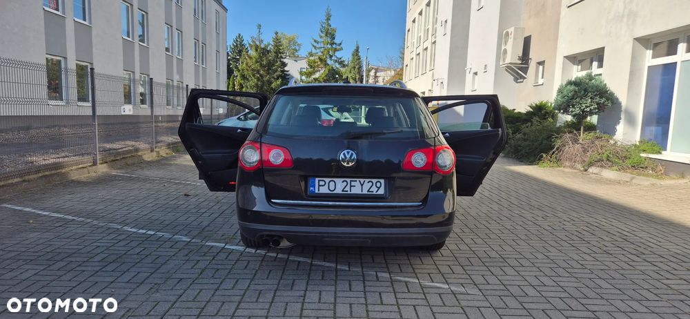 Volkswagen Passat 2.0 TDI DPF Comfortline - 21