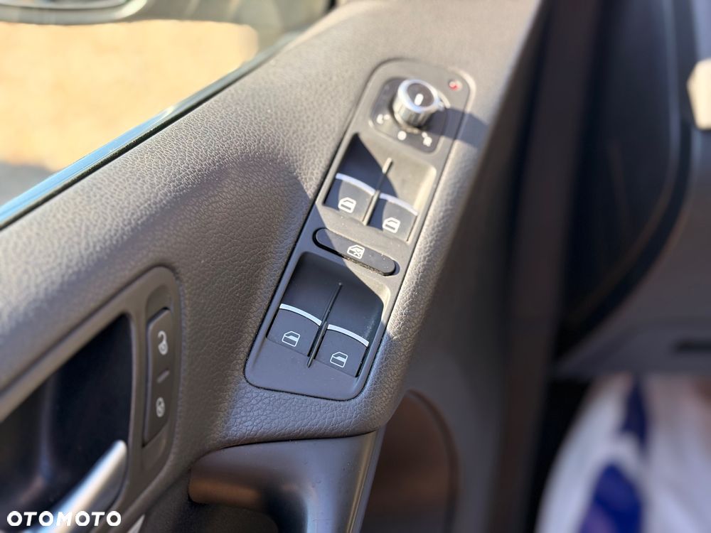 Volkswagen Tiguan 2.0 TDI DPF BlueMotion Technology Lounge Sport & Style - 12