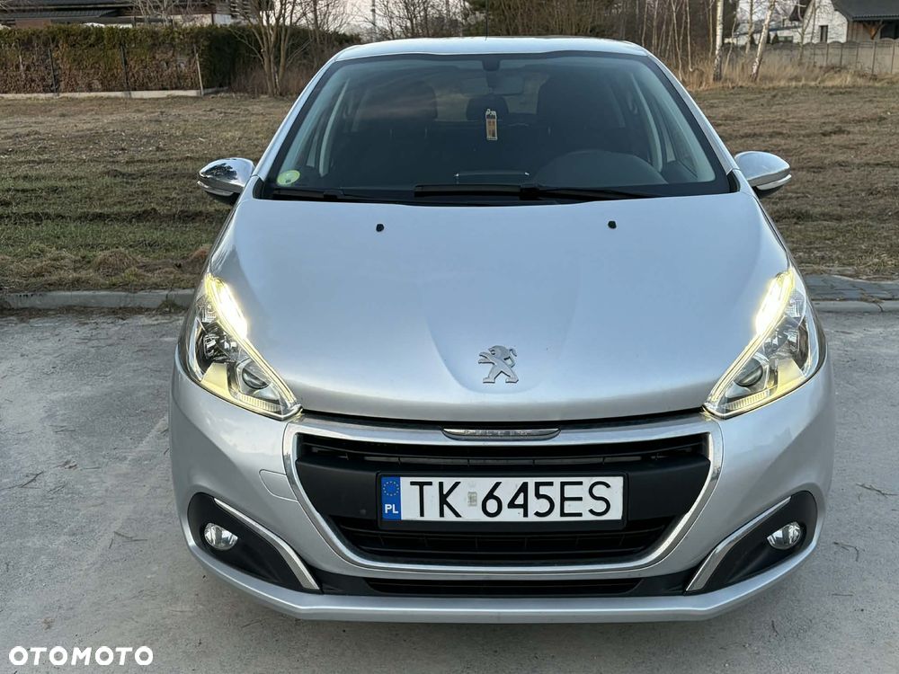 Peugeot 208 - 1