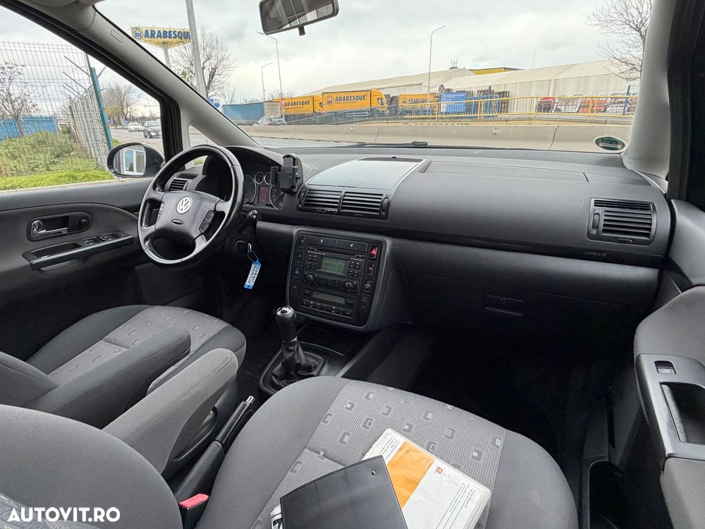 Volkswagen Sharan 2.0 TDI DPF BlueMotion Comfortline - 31