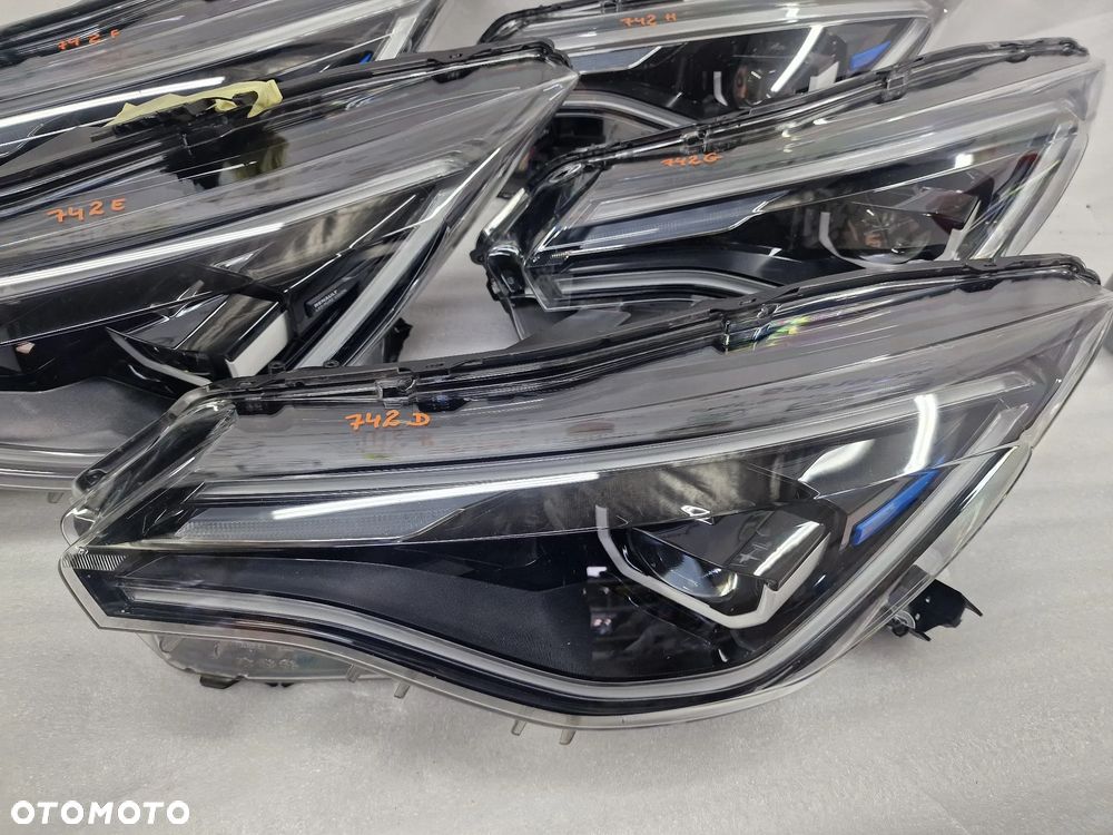 RENAULT ZOE LIFT LEWA / PRAWA LAMPA PRZEDNIA PRZÓD FULL LED PAKIET OŚMIU LAMP , NR 260100279R / 260102384R / 260609388R / 260602157R , NR AUKCJI LA742 - 13