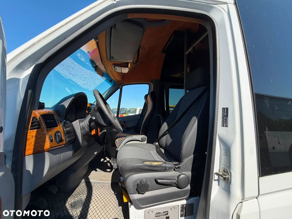 Mercedes-Benz Sprinter 516 - 23