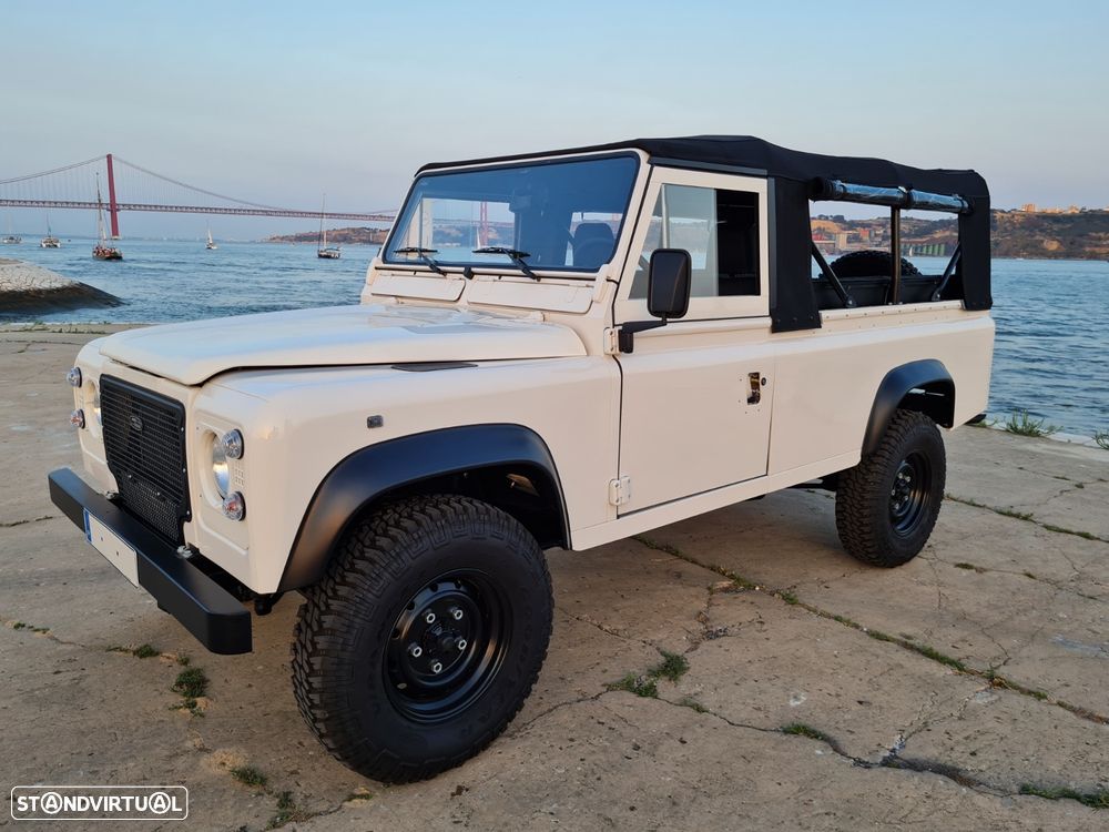 Land Rover Defender - 17