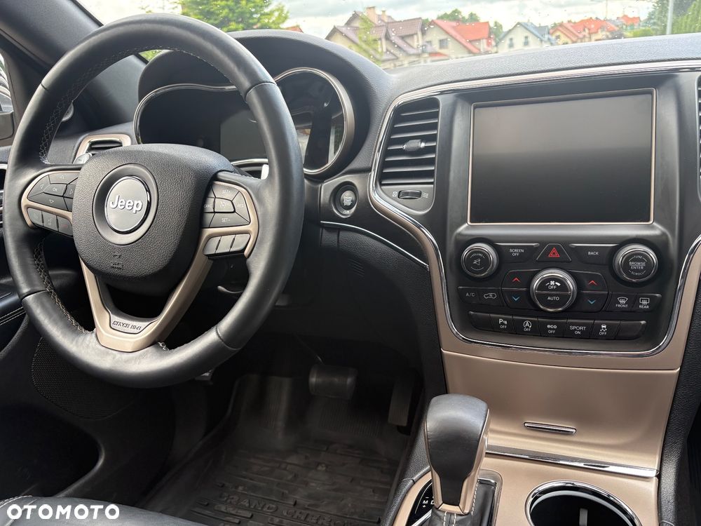 Jeep Grand Cherokee - 17