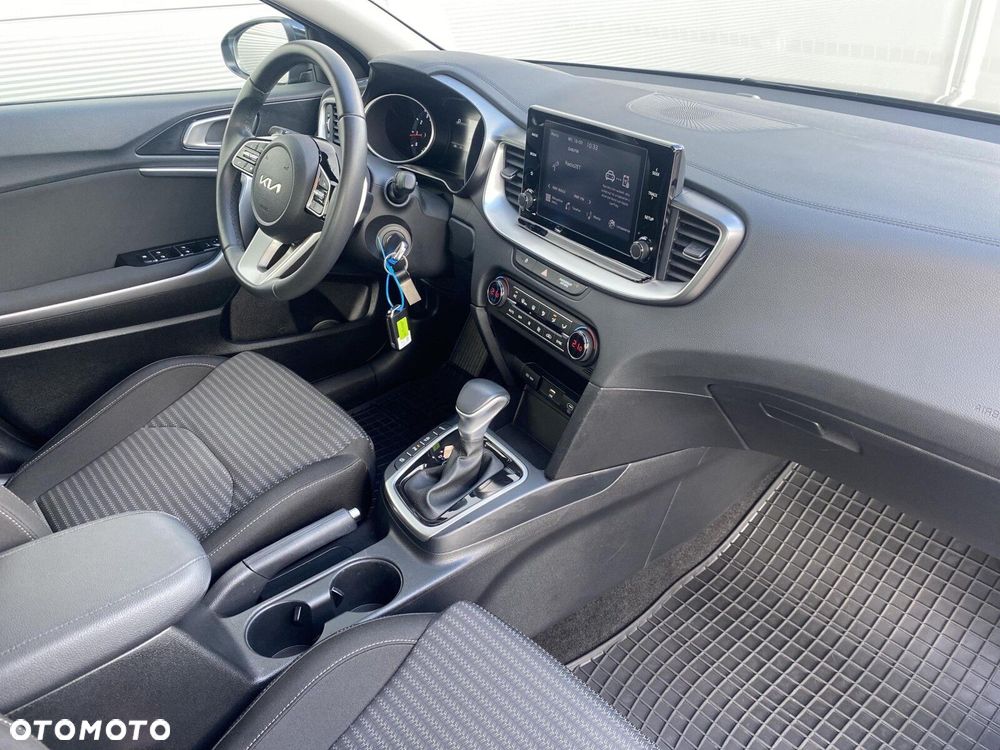 Kia Ceed - 24