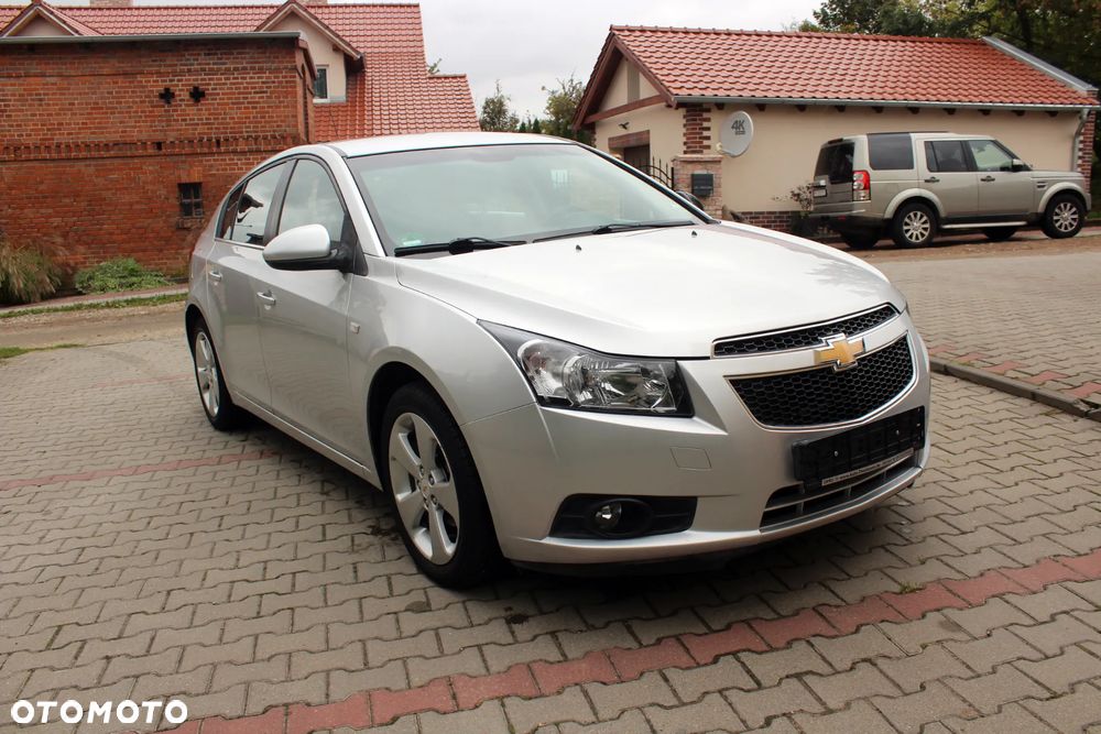 Chevrolet Cruze 1.8 LT+ - 11