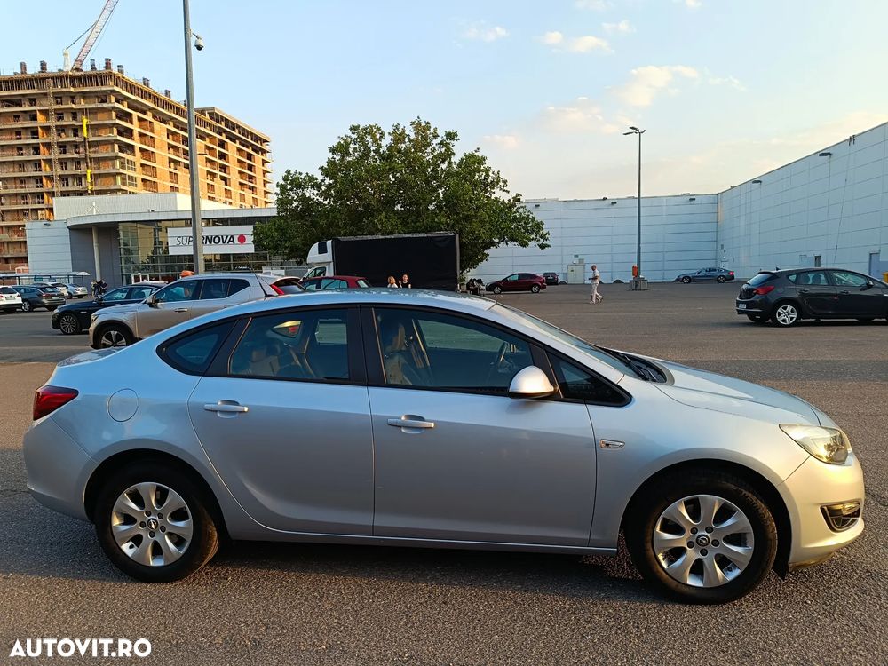 Opel Astra 1.6 CDTI ECOTEC Start/Stop Enjoy - 3