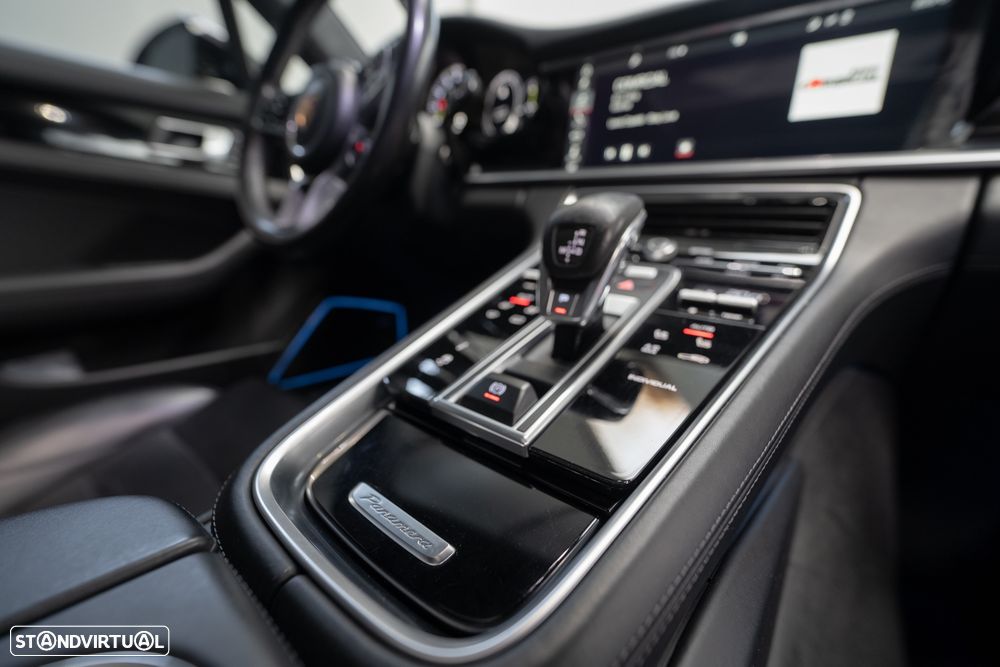 Porsche Panamera Sport Turismo Turbo S E-Hybrid - 22