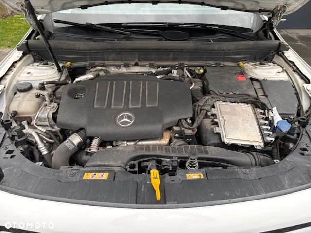 Mercedes-Benz GLB 200 d 4-Matic 8G-DCT - 14