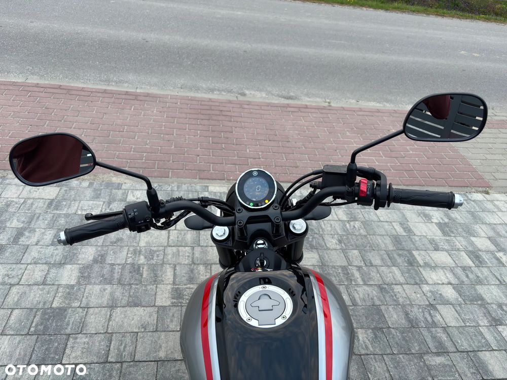 Yamaha XSR - 10