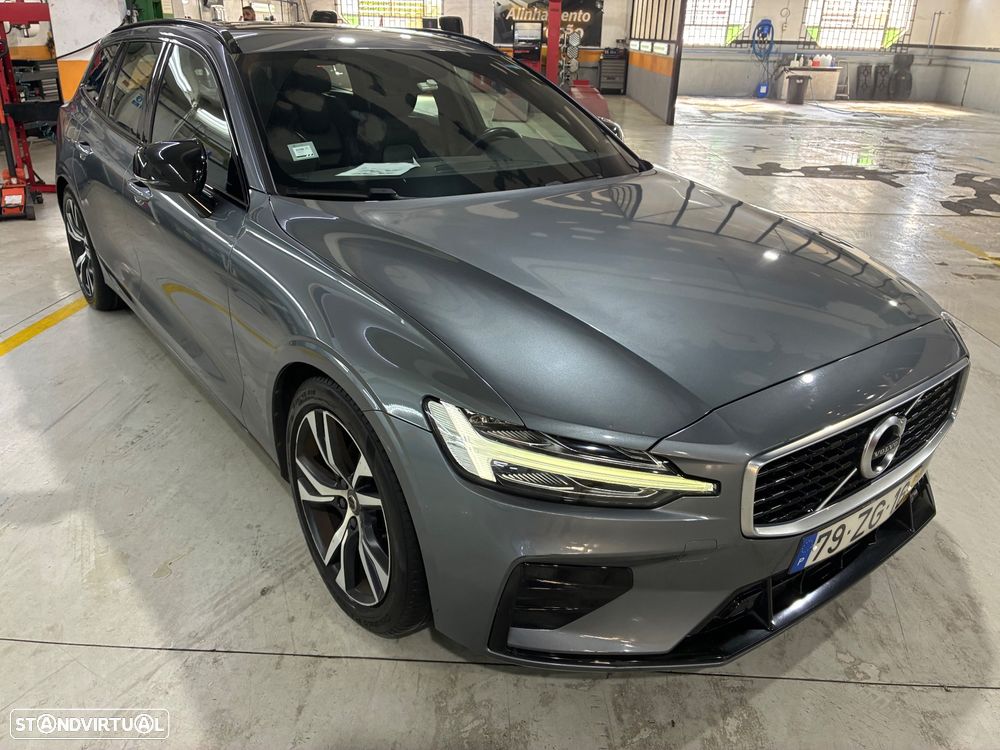 Volvo V60 2.0 D4 R-Design Geartronic — fotografia 3