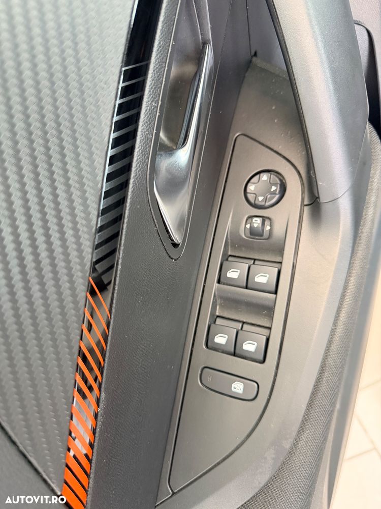 Peugeot 2008 PureTech 100 Allure - 23