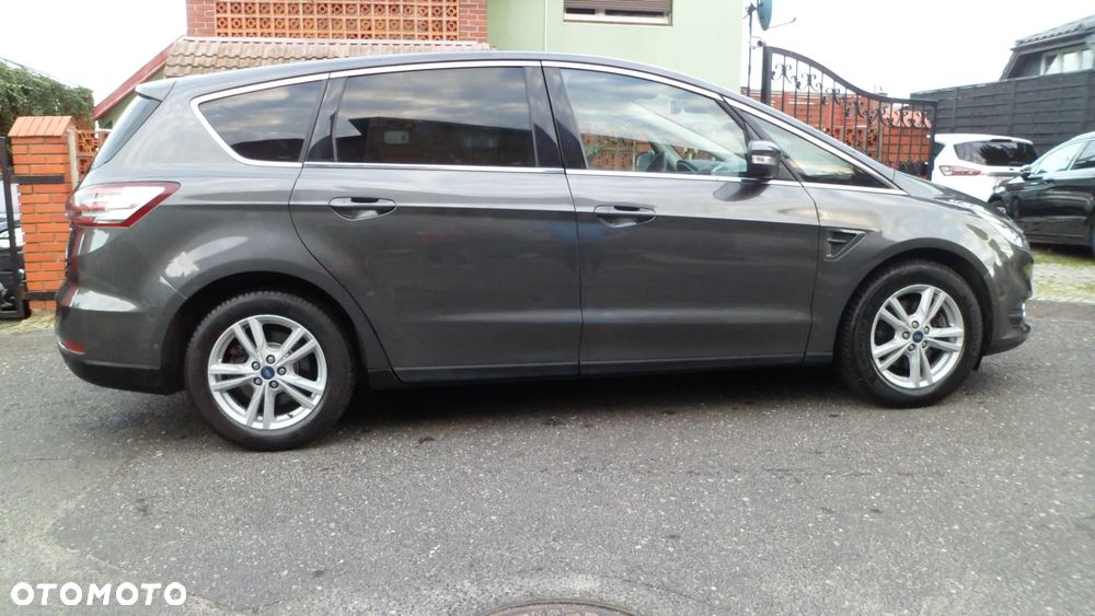 Ford S-Max - 16
