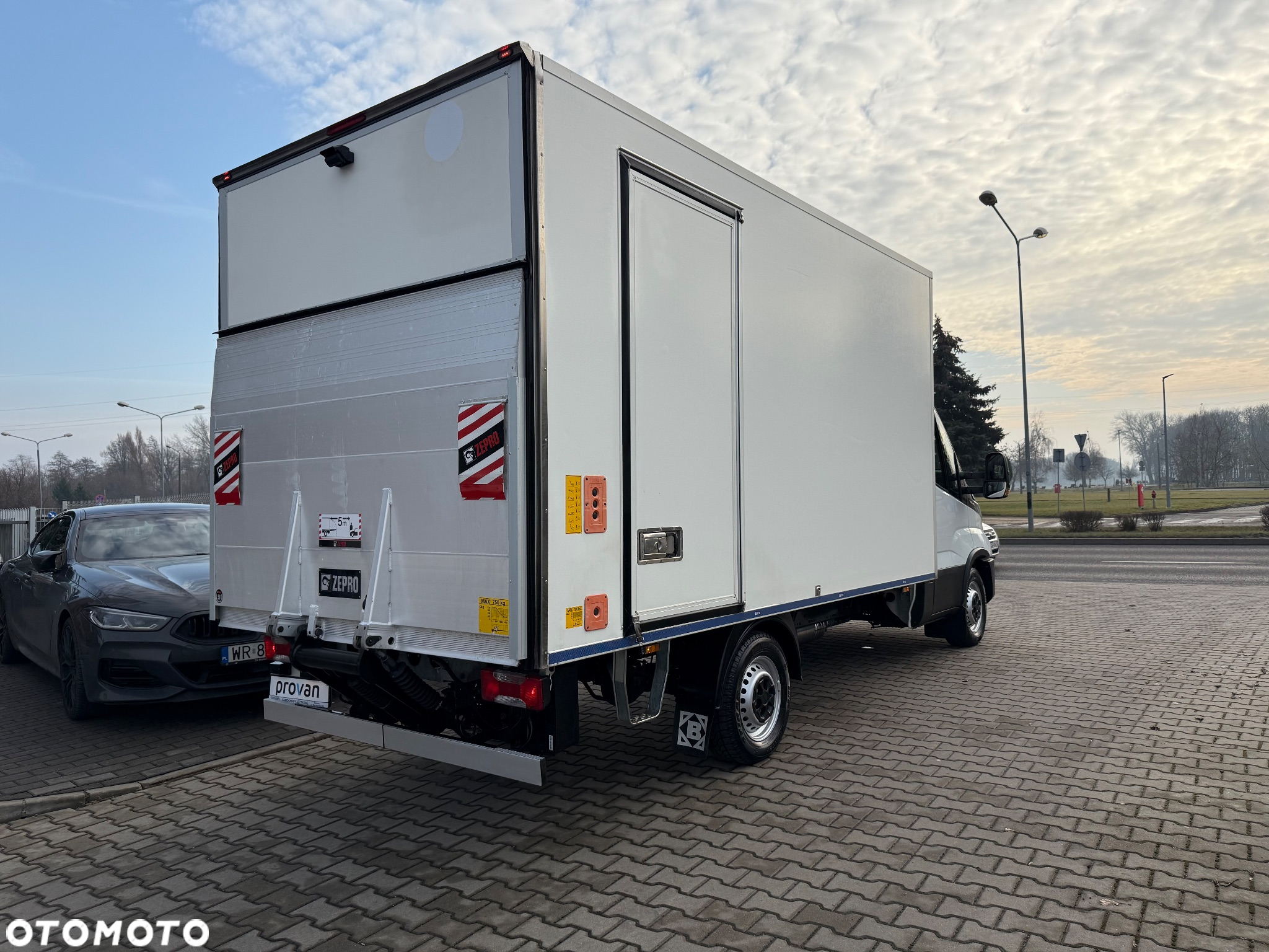Iveco DAILY 35-160 HI-MATIC KONTENER 8 EUROPALET WINDA ZEPRO - 21