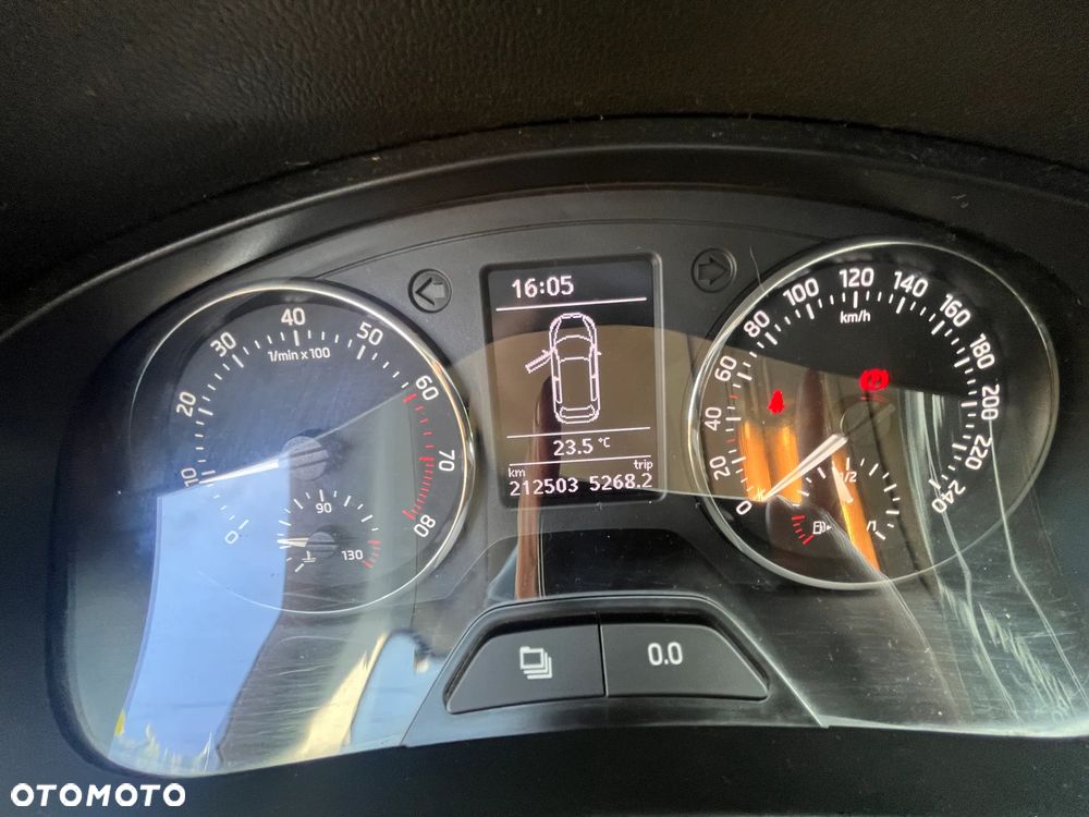 Skoda RAPID 1.2 Ambition - 12