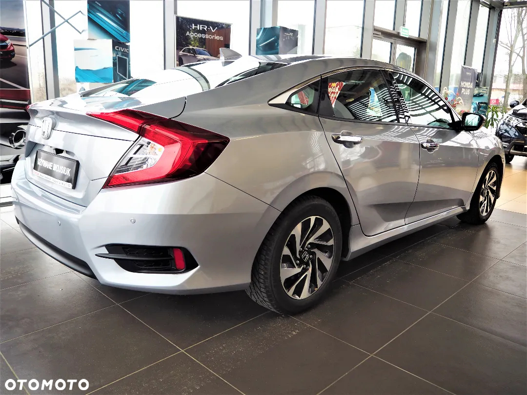 Honda Civic 1.5 T Comfort - 12