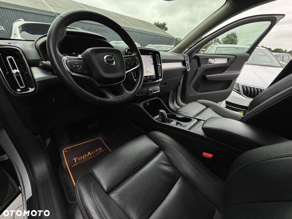 Volvo XC 40 D4 SCR AWD Momentum - 18